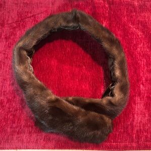 Women's Vintage Lunaraine Brown Mink Collar with Frog clamps